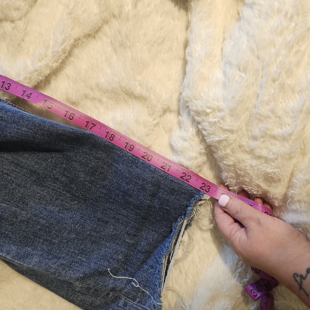 Distressed Blue Jeans Tummy Control - Picture 6 of 6
